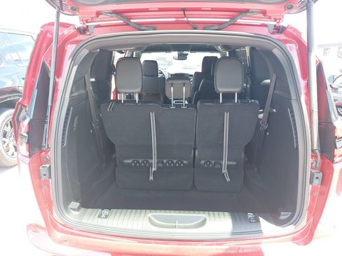 New 2026 Chrysler Pacifica Select FWD image 13