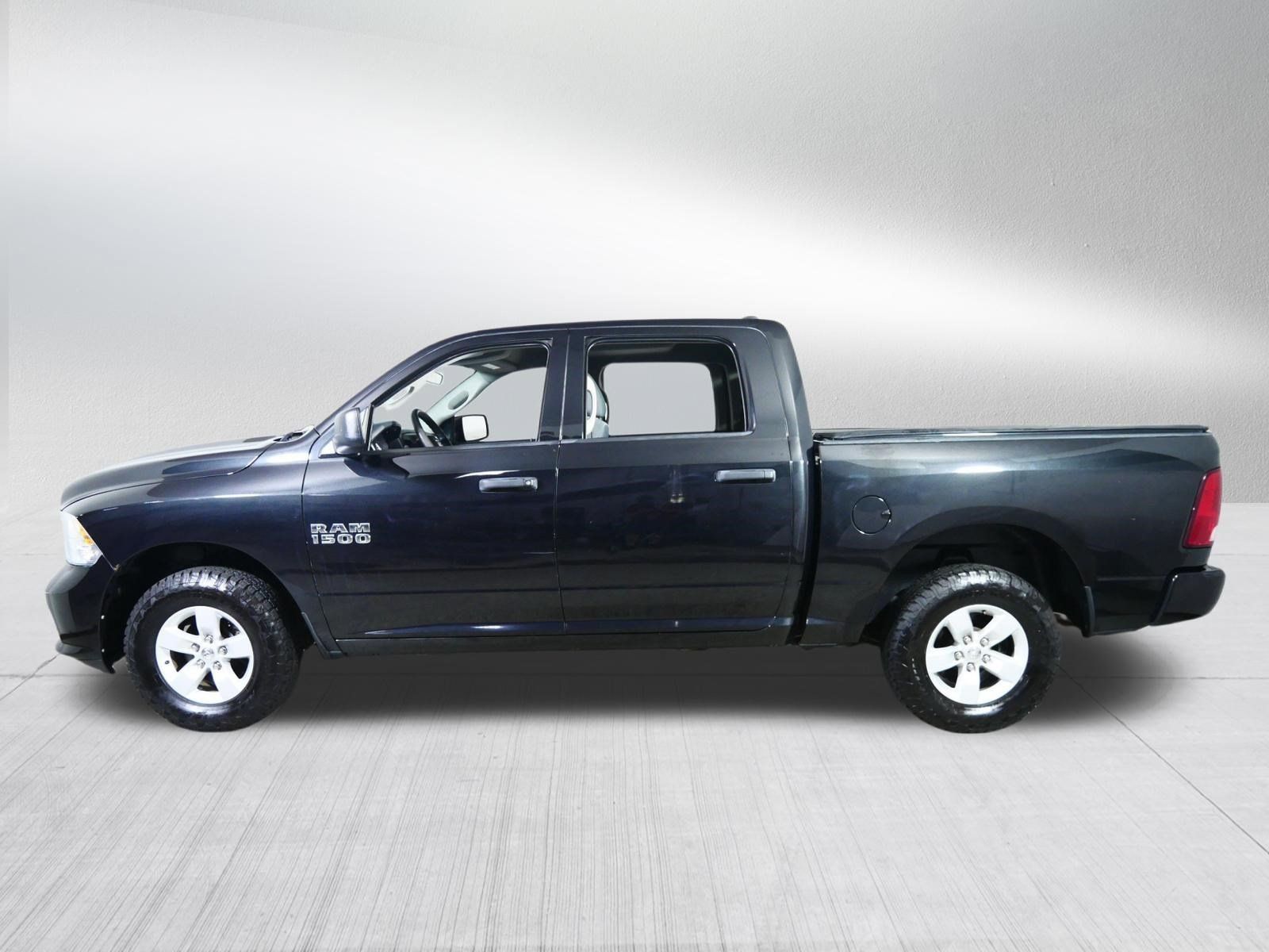 Used 2017 RAM 1500 Express AWD/4WD image 4
