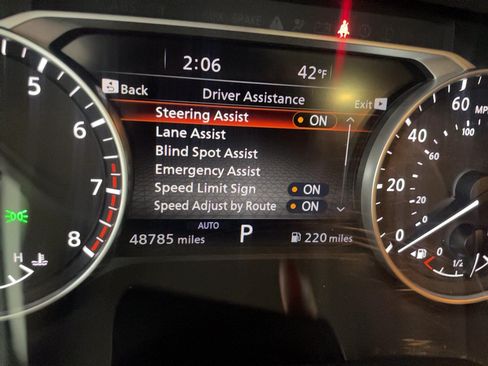 Used 2024 Nissan Pathfinder SL w/ SL Premium Package AWD/4WD image 12