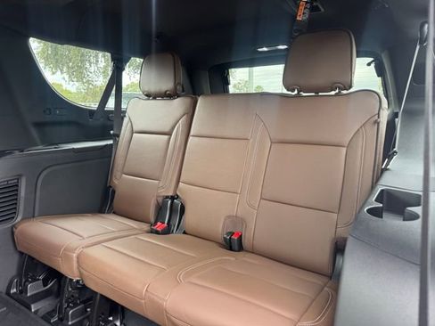 New 2026 Chevrolet Suburban High Country image 27