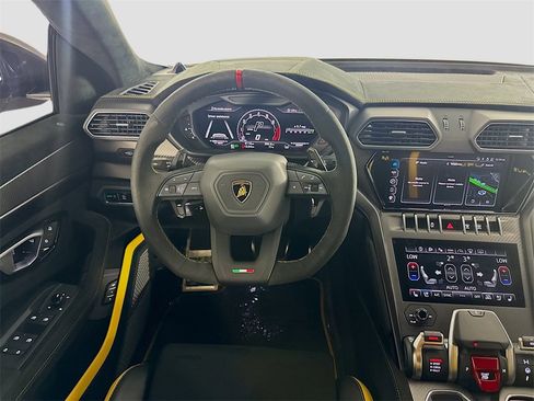 Used 2024 Lamborghini Urus Performante image 24