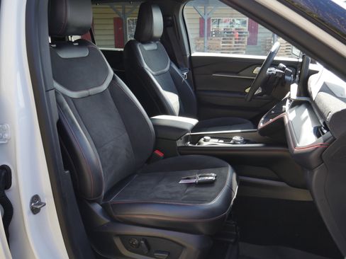 Certified 2025 Ford Explorer ST AWD/4WD image 36