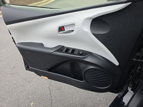 Used 2016 Toyota Prius Three image 28