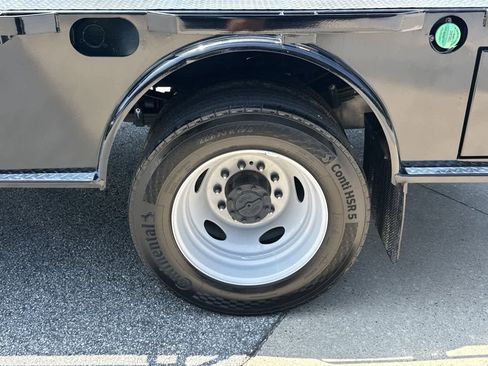 New 2024 Ford F550 XL image 34