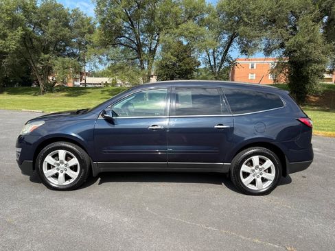 Used 2017 Chevrolet Traverse LT w/ Style and Technology Package AWD/4WD image 8