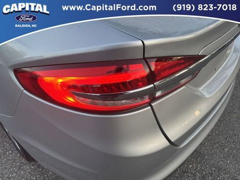 Used 2018 Ford Fusion S image 15