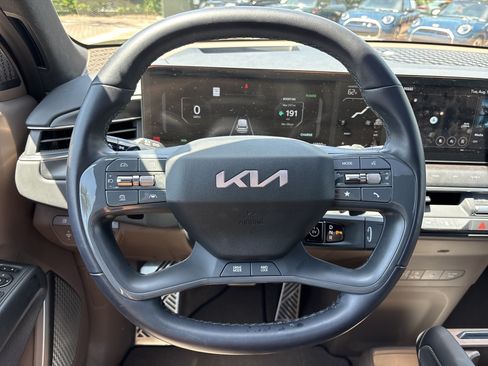 Used 2024 Kia EV9 GT-Line AWD/4WD image 18