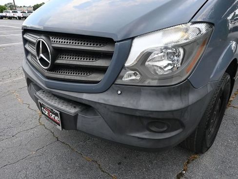 Used 2018 Mercedes-Benz Sprinter 2500 image 31