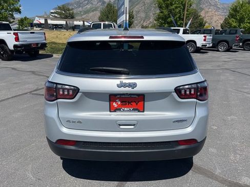 Used 2024 Jeep Compass Latitude AWD/4WD image 10