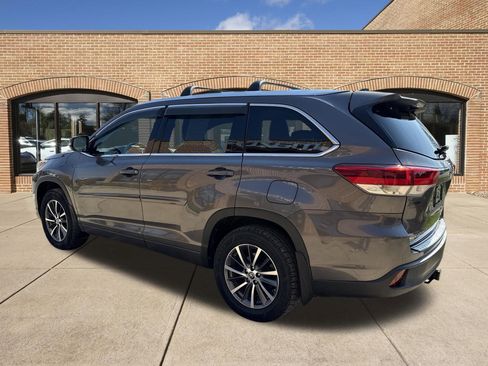 Used 2017 Toyota Highlander XLE w/ Protection Package #3 image 6