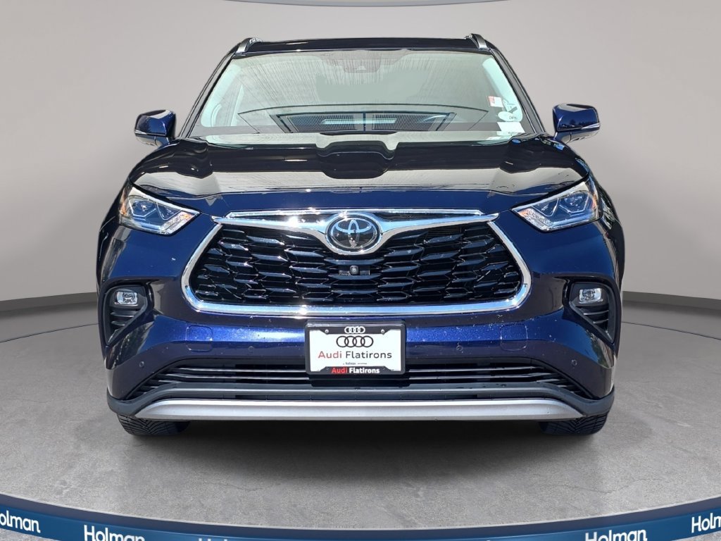 Used 2020 Toyota Highlander Platinum AWD/4WD image 3