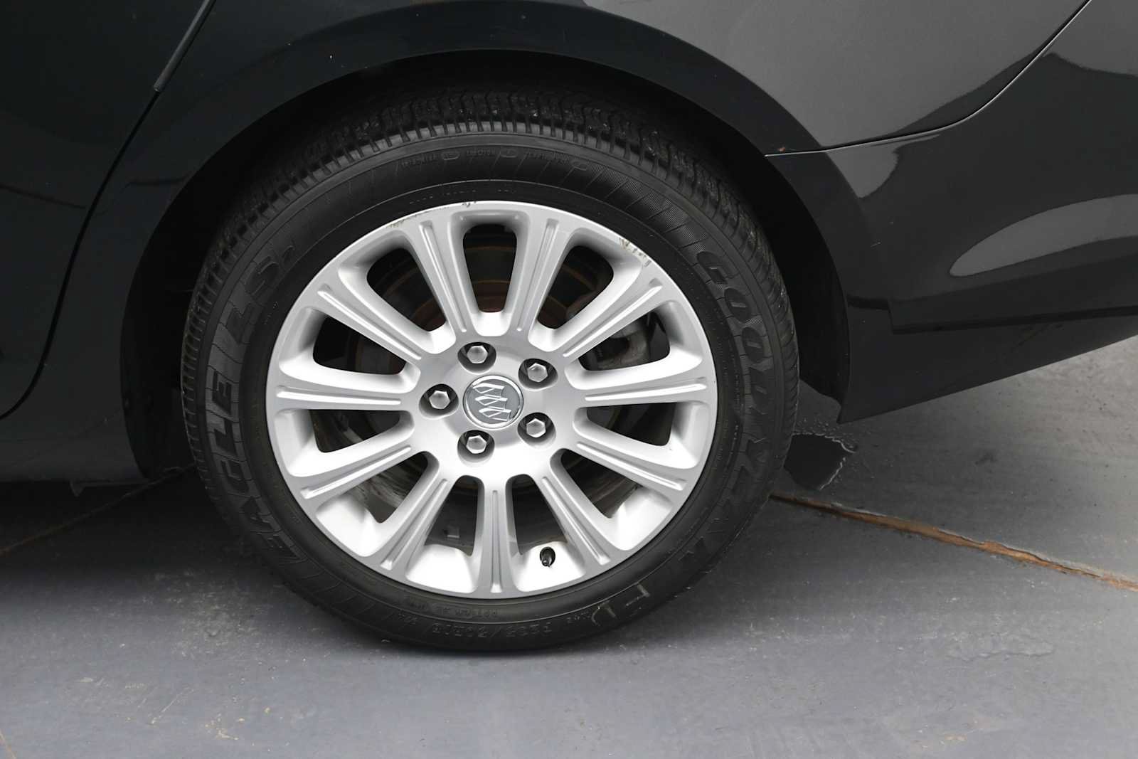 Used 2013 Buick LaCrosse Leather FWD image 5