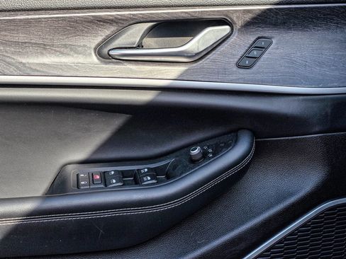 Used 2022 Jeep Grand Cherokee Limited image 9