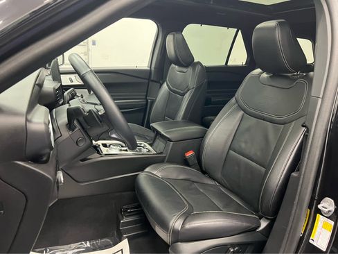 Used 2023 Ford Explorer ST w/ Equipment Group 401A image 17