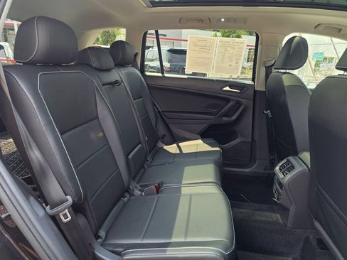 Used 2021 Volkswagen Tiguan SE w/ Panoramic Sunroof Package AWD/4WD image 12