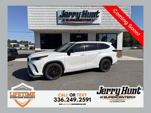 Used 2023 Toyota Highlander XSE FWD image 1