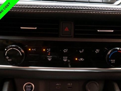 Used 2023 Nissan Rogue S image 17