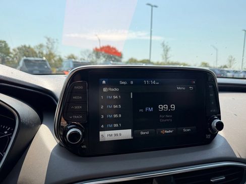 Used 2020 Hyundai Santa Fe Limited FWD image 16