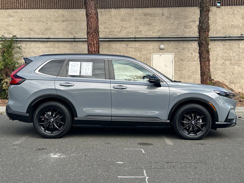 Used 2023 Honda CR-V Sport image 2