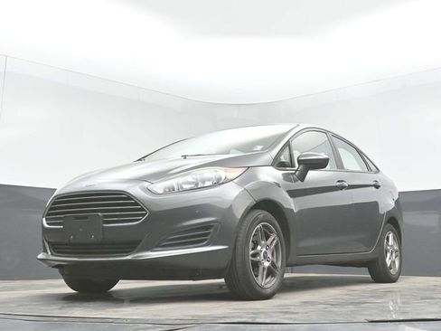 Used 2017 Ford Fiesta SE FWD image 28