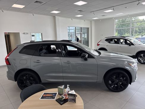 New 2026 Volvo XC60 B5 Ultra w/ Protection Package Premier AWD/4WD image 6