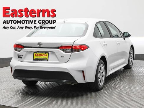 Used 2024 Toyota Corolla LE FWD image 5