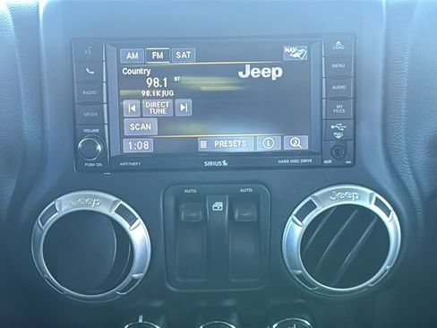 Used 2017 Jeep Wrangler Sahara w/ Connectivity Group image 25