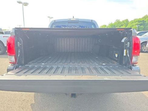 Used 2019 Toyota Tacoma TRD Sport AWD/4WD image 16