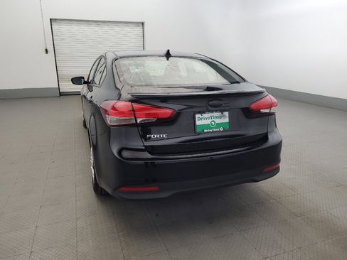 Used 2017 Kia Forte LX FWD image 6