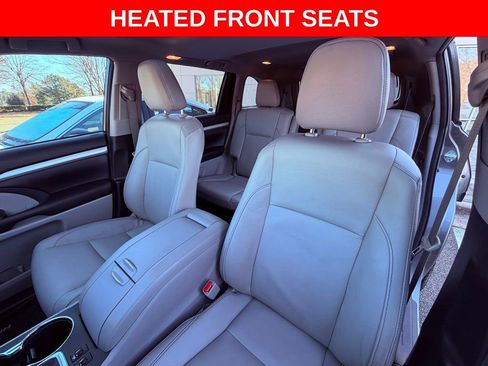 Used 2017 Toyota Highlander XLE image 11