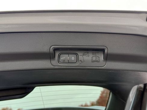 Certified 2022 Ford Explorer XLT w/ Equipment Group 202A image 14