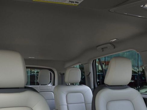 New 2026 Lincoln Aviator AWD image 22