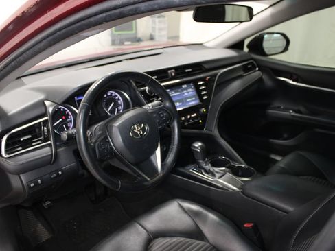 Used 2018 Toyota Camry SE FWD image 16