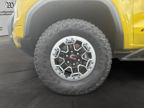 Used 2023 GMC Canyon AT4X w/ Edition 1 AWD/4WD image 14