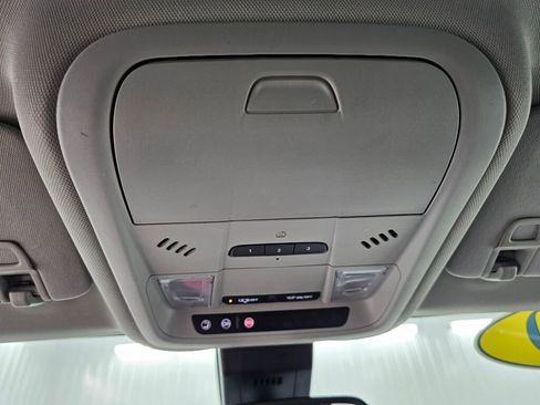 Used 2020 Chevrolet Equinox Premier image 19