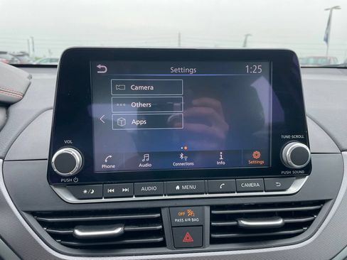 Used 2024 Nissan Altima 2.5 SR FWD image 14
