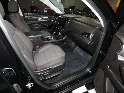 Used 2018 Chevrolet Traverse LT AWD/4WD image 34
