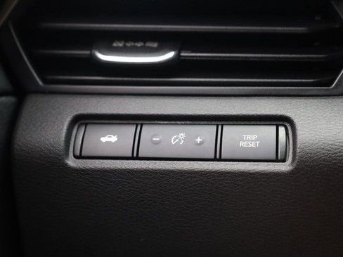 Certified 2025 Nissan Altima 2.5 SV FWD image 18