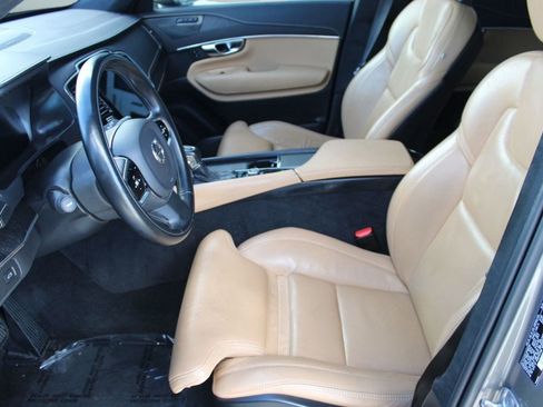 Used 2021 Volvo XC90 T6 Inscription w/ Lounge Package image 5