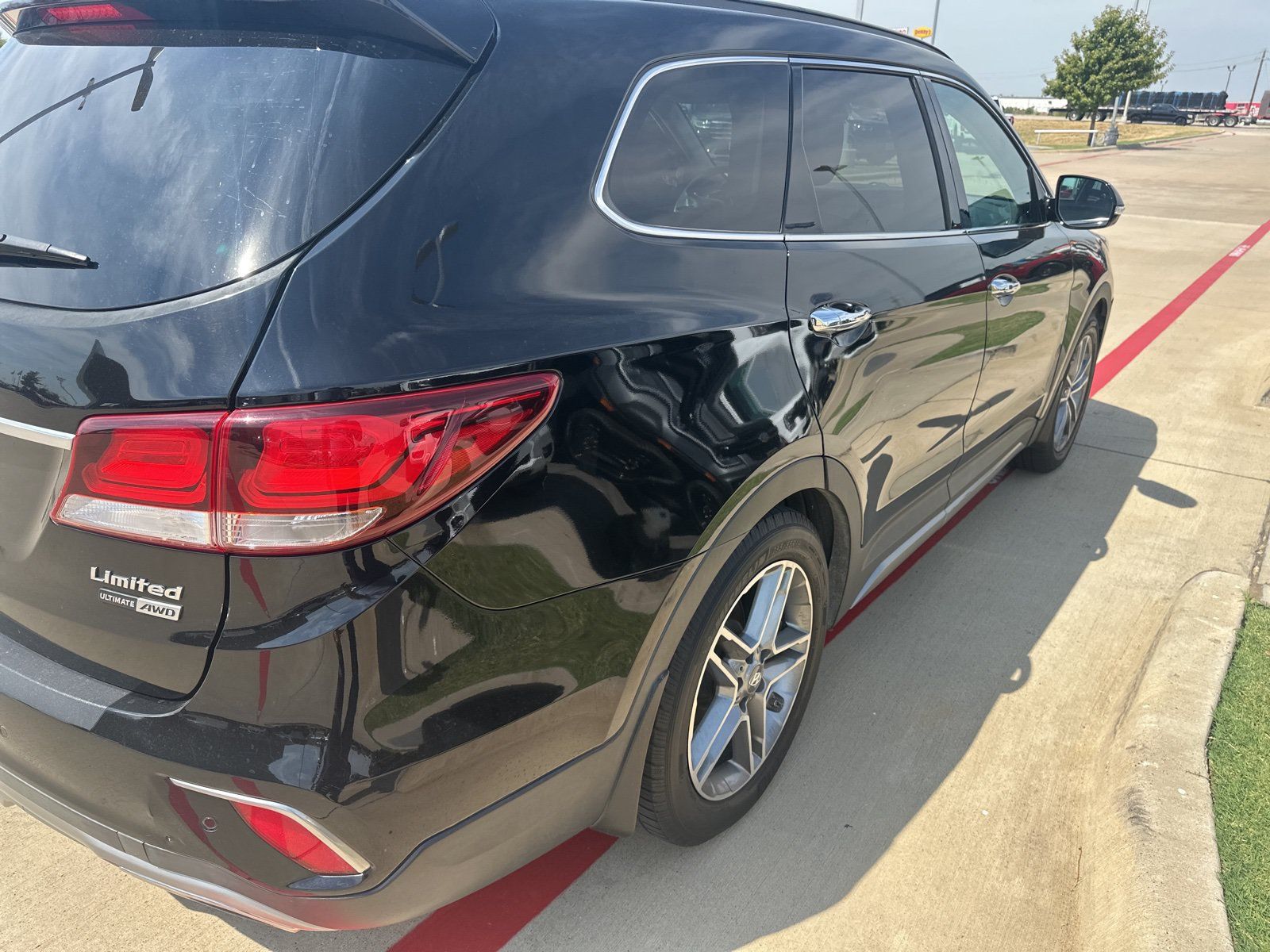 Used 2017 Hyundai Santa Fe Limited w/ Cargo Package AWD/4WD image 10