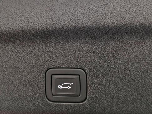 Used 2024 GMC Yukon Denali AWD/4WD image 24