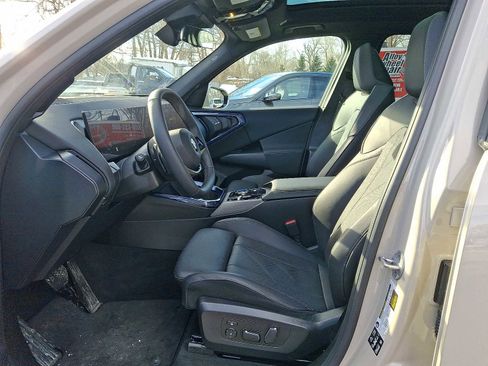 Used 2025 BMW X3 xDrive30i w/ Premium Package image 13