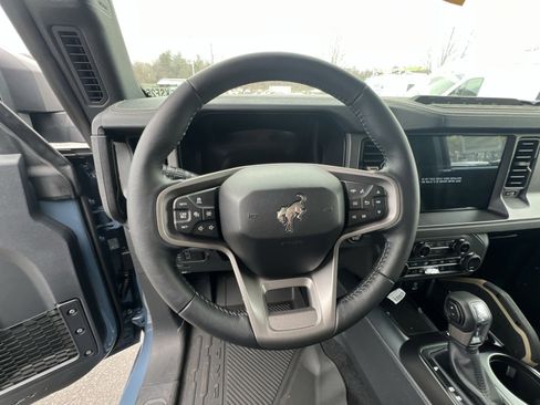 New 2025 Ford Bronco Badlands image 16