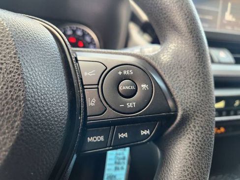 Used 2019 Toyota RAV4 LE FWD image 28