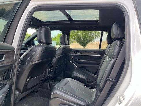 Used 2023 Jeep Grand Cherokee L Overland image 14