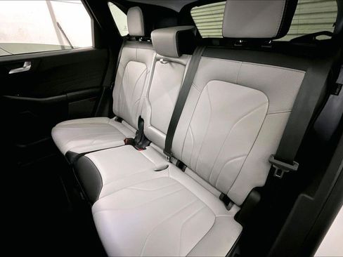 Used 2025 Ford Escape SE w/ PHEV Premium Package image 25