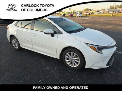 Used 2025 Toyota Corolla LE w/ LE Premium Package FWD image 6