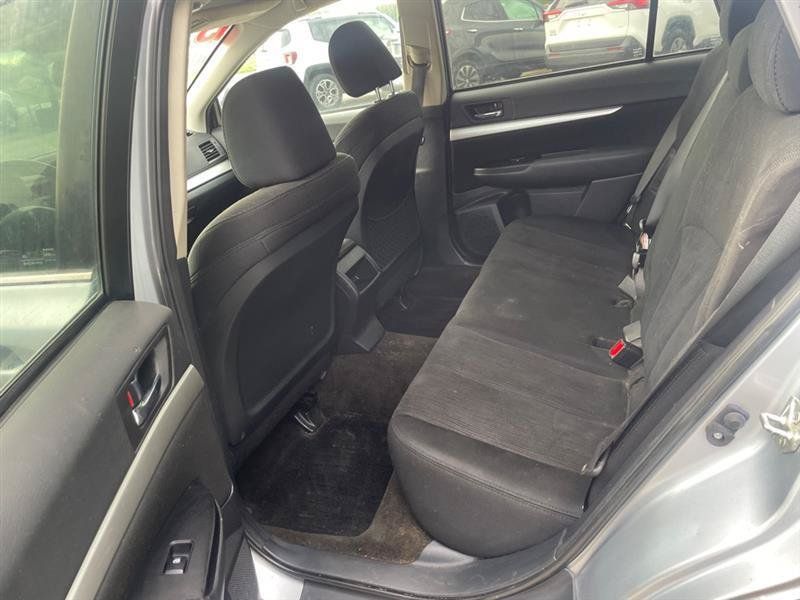 Used 2013 Subaru Outback 2.5i Premium w/ Popular Pkg 1A AWD/4WD image 9
