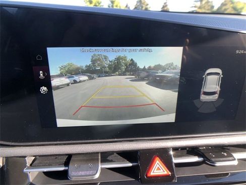 New 2025 Kia Niro EX image 17