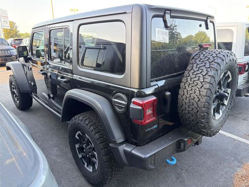 Used 2025 Jeep Wrangler Unlimited Rubicon 4xe w/ Safety Group AWD/4WD image 5